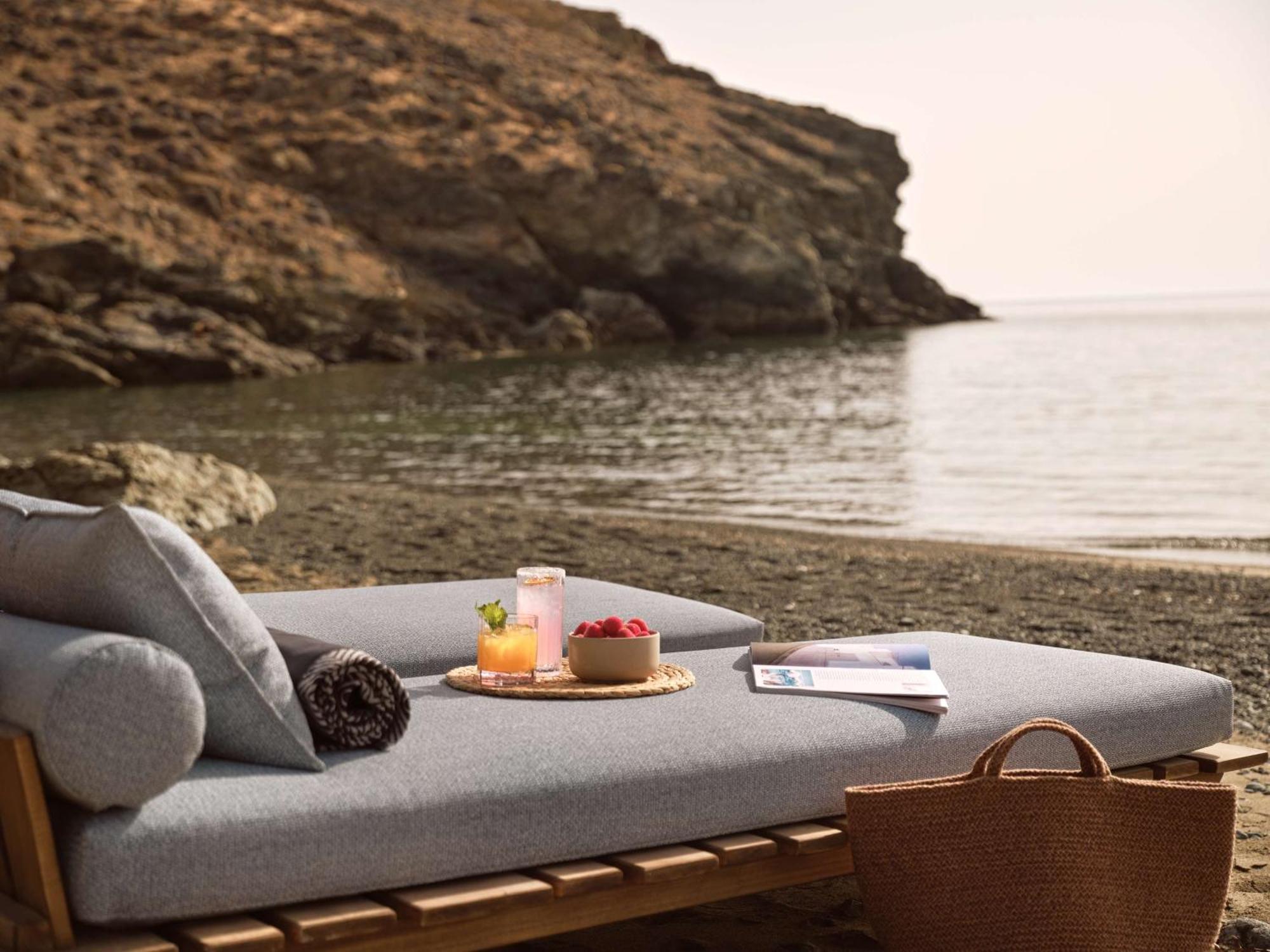 Hotel Semeli Coast Mykonos Curio Collection By Hilton à Merchia Beach Extérieur photo